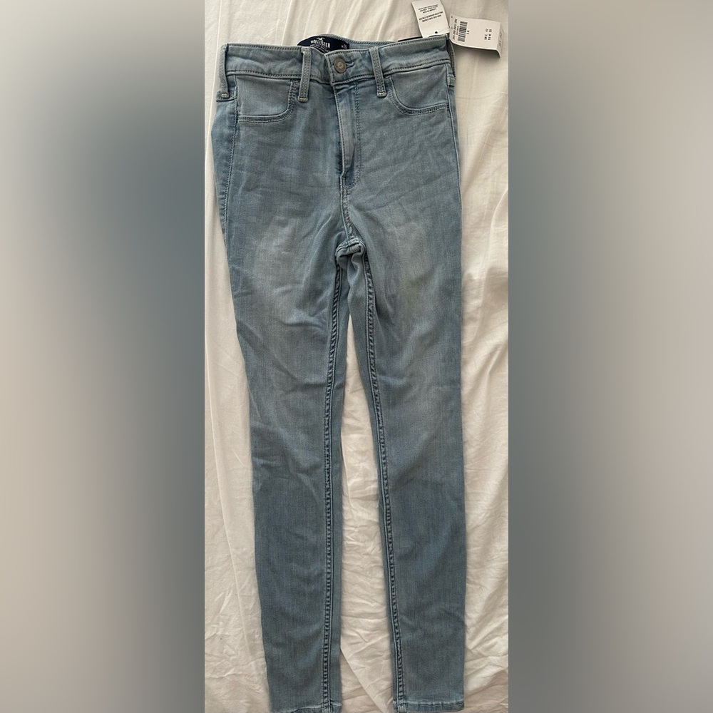 Hollister Size 3/ Regular length *NEW*